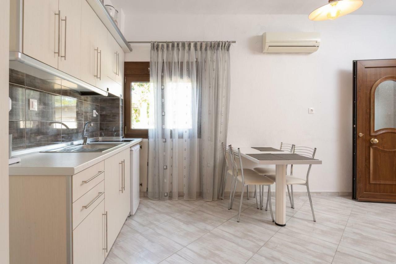 Nikola'S Apartments Toroni Esterno foto
